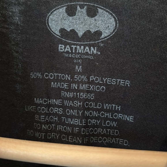 DC Comics Batman TShirt - Picture 4 of 4